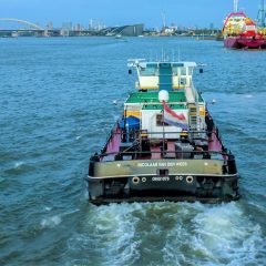 Koninklijke Van der Wees Groep: specialist bijzonder transport over water